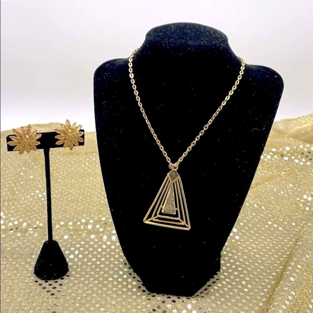 Gold necklace & earrings